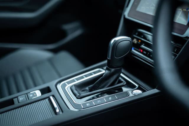 Ile kosztuje wymiana oleju w skrzyni automatycznej? Sprawdź ceny i metody Ile kosztuje wymiana oleju w skrzyni automatycznej? Sprawdź ceny i metody